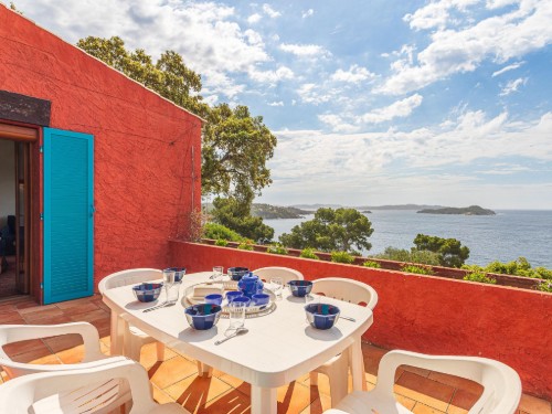 Holiday home - 7 persons -  - 83400 - Giens