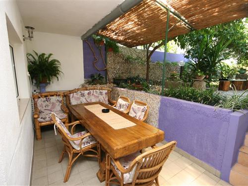 Holiday Home/Apartment - 6 persons -  - Makarska - 21300 - Makarska