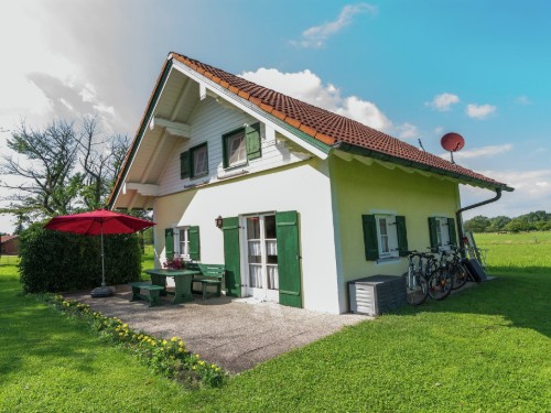 Holiday home - 5 persons -  - 83236 - Ubersee
