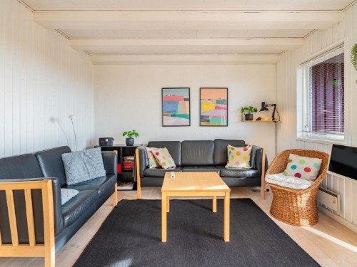 Sommerhus - 4 personer -  - Hjelmevej 15, App. - 6854 - Henne Strand