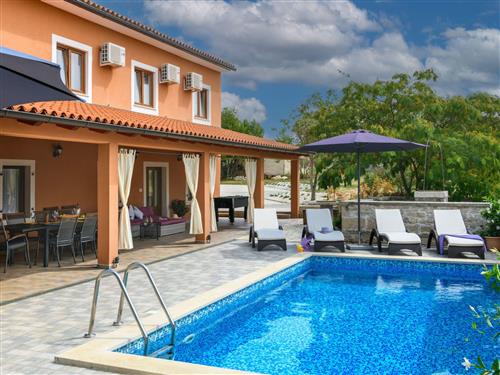 Holiday home - 10 persons -  - Pula/Rakalj - 52207