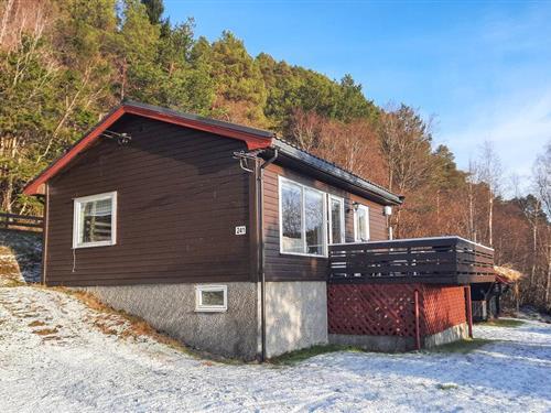 Fritidshus - 6 personer -  - Nålsundvegen - 6670 - Øydegard