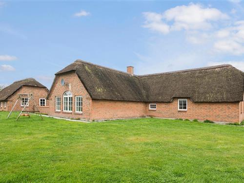 Sommerhus - 18 personer -  - Øvej - Vedersø Klit - 6990 - Ulfborg