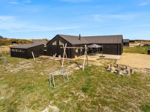 Sommerhus - 18 personer -  - Strandvejen - Vejlby Klit - 7673 - Harboøre