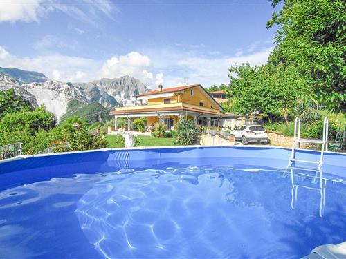 Holiday Home/Apartment - 8 persons -  - Via Antica Bergiola - Carrara - 54033 - Codena
