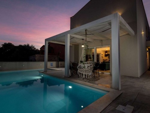 Holiday home - 5 persons -  - 52212 - Peroj