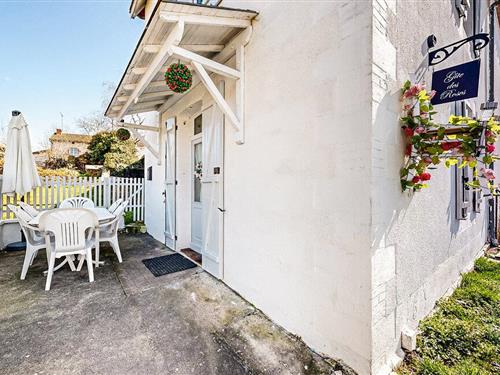 Holiday home - 6 persons -  - Rue des Lavandieres - 16500 - Oradour-Fanais