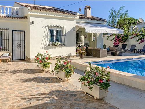 Holiday home - 8 persons -  - Calle Milan - Torrevieja - 03184 - El Chaparral