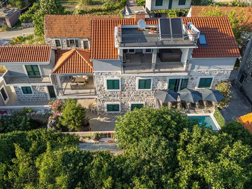 Sommerhus - 12 personer -  - Put Sv. Nikole - Omis - Ostrvica - 21253 - Ostrvica