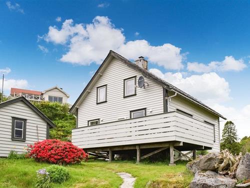 Holiday home - 5 persons -  - Vågavegen - Sveio/Ålfjorden - 5550 - Sveio