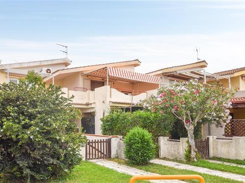 Holiday Home/Apartment - 4 persons -  - Via Benigno Zaccagnini snc - 88070 - Botricello