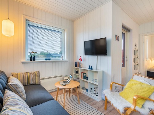 Sommerhus - 4 personer -  - Hjelmevej 15, App. - 6854 - Henne Strand