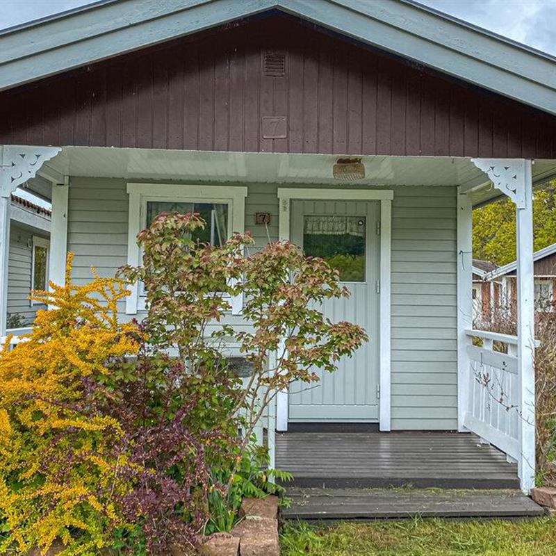 Sommerhus - 4 personer -  - Holmvägen 11 nr. - Hälludden/Byxelkrok - 387 75 - Byxelkrok