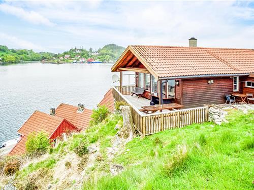 Holiday home - 8 persons -  - Fåravegen - Furre/Sjernarøy - 4170 - Sjernarøy