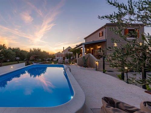 Holiday home - 6 persons -  - 23420 - Donje Biljane