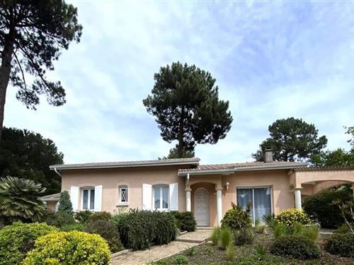 Holiday Home/Apartment - 7 persons -  - 33120 - Arcachon