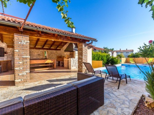 Holiday home - 8 persons -  - 52203 - Medulin