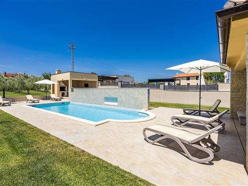 Holiday home - 8 persons -  - Ulica Franje Mošnja 80 B - 52100 - Šišan