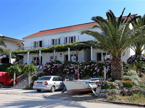 Holiday Home/Apartment - 4 persons -  - Drace - 20246 - Drace