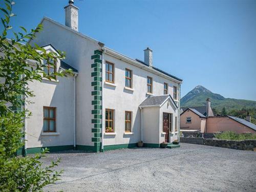 Holiday home - 12 persons -  - H91 N8E8 - Letterfrack