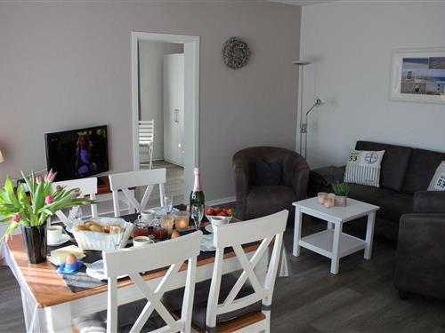 Holiday Home/Apartment - 4 persons -  - Norderpiep - 25761 - Büsum