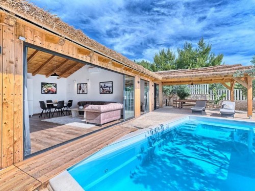 Holiday home - 8 persons -  - 22243 - Dragišina