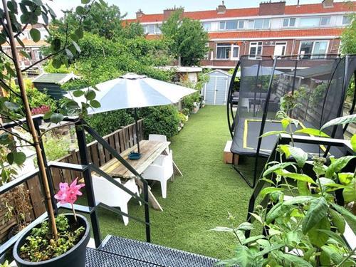 Holiday home - 8 persons -  - Scheveningen - 2484 SJ