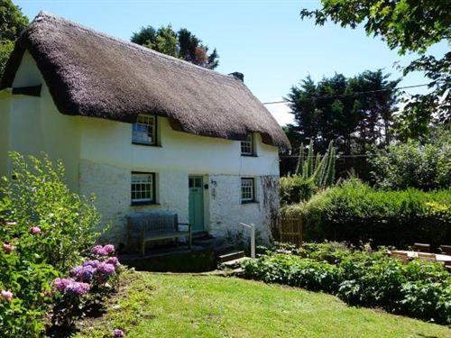 Holiday home - 4 persons -  - TR8 4EY - St Mawgan