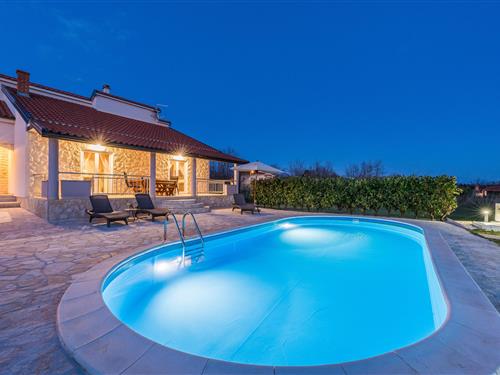 Holiday home - 8 persons -  - Don Marka Kršlovica - 23233 - Privlaka