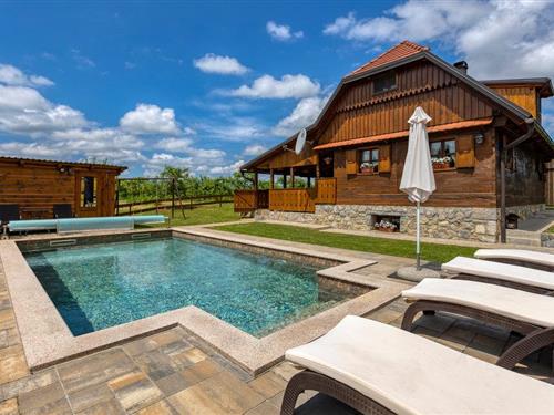 Sommerhus - 8 personer -  - Smiljansko polje - Gospic-Smiljansko Polje - 53000 - Gospic