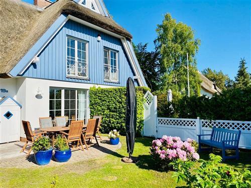 Holiday Home/Apartment - 6 persons -  - Rosenberg - 18374 - Zingst