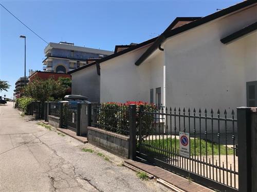 Sommerhus - 8 personer -  - Via Utrecht - 30016 - Lido Di Jesolo