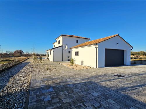 Holiday home - 10 persons -  - Rakici - Sibenik- Pakovo Selo - 22320 - Pakovo Selo