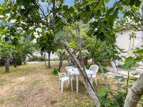 Holiday home - 2 persons -  - Rue des Fleurs - 17000 - La Rochelle