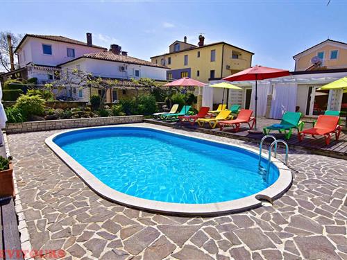 Holiday Home/Apartment - 6 persons -  - 52470 - Umag