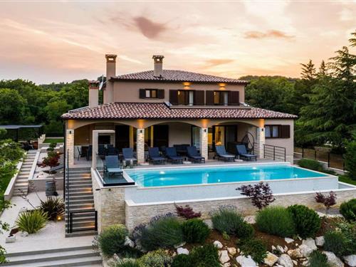 Feriehus - 8 personer -  - 52220 - Labin