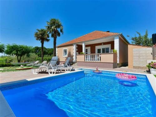 Holiday home - 7 persons -  - Pristeg - 23420