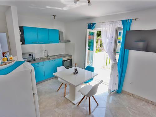 Holiday Home/Apartment - 2 persons -  - Sutivan - 21403 - Sutivan