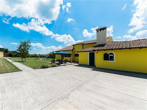 Feriehus - 10 personer -  - Crno - 23 000