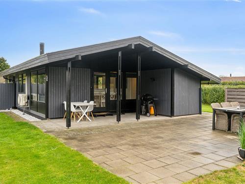 Sommerhus - 6 personer -  - Holmegårdsvej - 4873 - Væggerløse