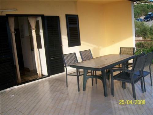 Holiday Home/Apartment - 6 persons -  - Bilo - 22202 - Bilo