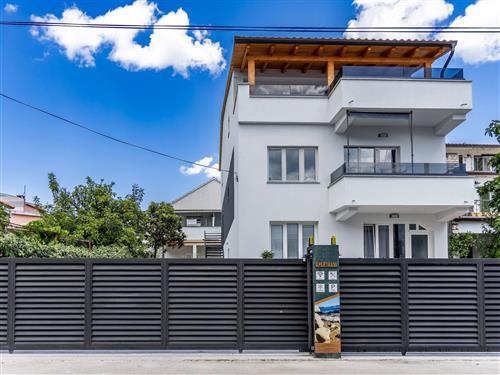 Holiday apartment - 5 persons -  - Ulica kneza Borne - 23211 - Pakostane