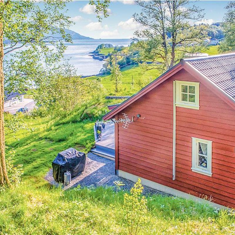 Sommerhus - 6 personer -  - Fjordavegen - Kvellestad/Sunnfjord - 6817 - Naustdal