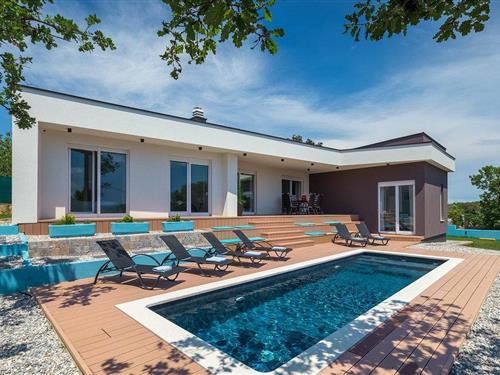 Holiday home - 8 persons -  - Vintijan - 52100 - Pula