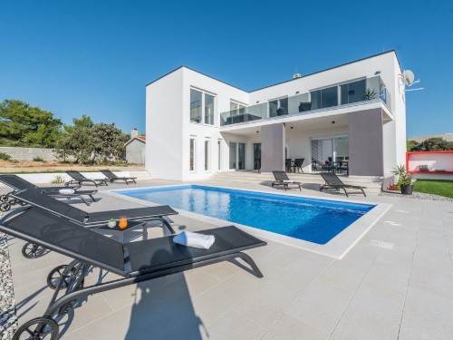 Holiday home - 8 persons -  - Frankopanska - Nin-Mulo - 23235 - Vrsi