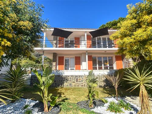 Holiday Home/Apartment - 12 persons -  - Les Issambres - 83380