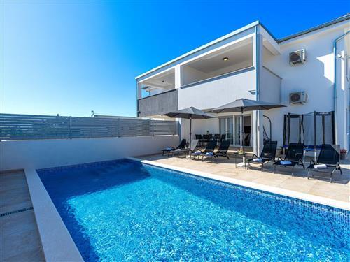 Holiday home - 9 persons -  - Pula - 52100