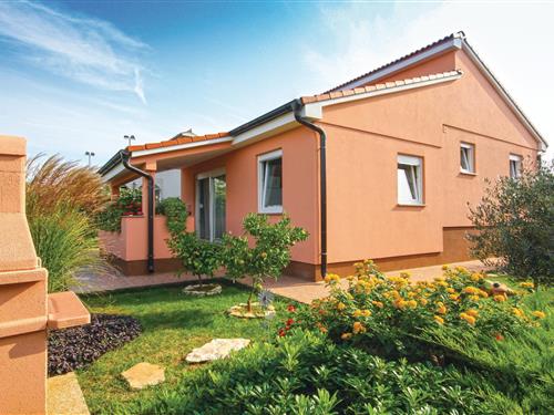 Holiday Home/Apartment - 4 persons -  - Peroj - Fazana-Peroj - 52215 - Peroj
