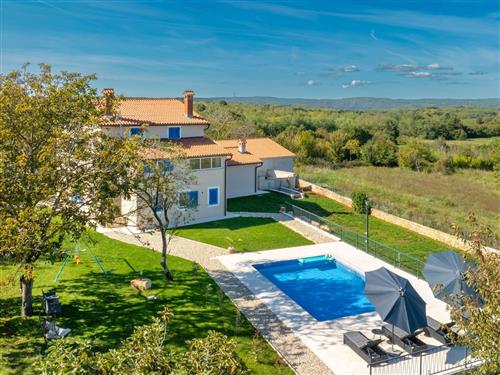 Feriehus - 8 personer -  - Drenje - 52220