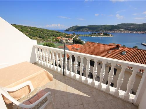 Holiday Home/Apartment - 3 persons -  - Vis - 21480 - Vis